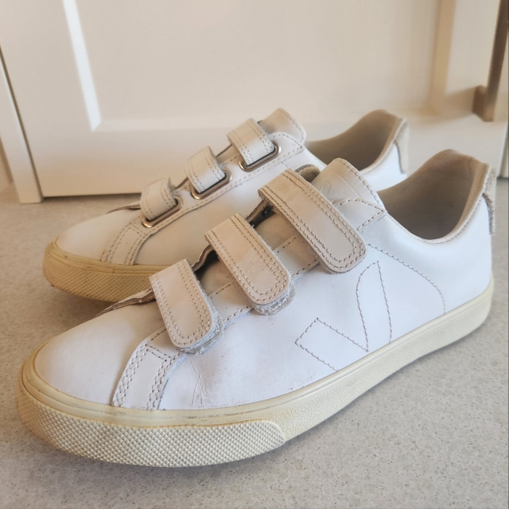 Woman's size 5 Veja